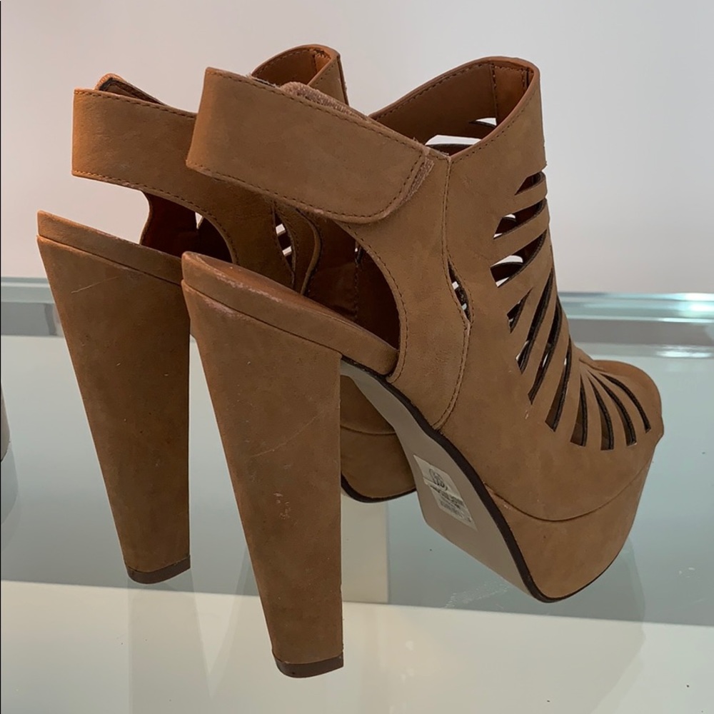 Summer heels - Picture 2 of 3